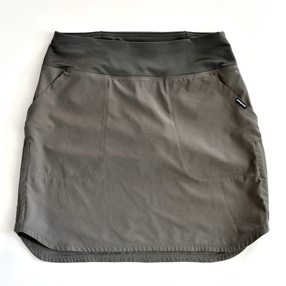 Patagonia Tech Skort XS Gray | Athletic Hiking Travel Skirt - Picture 3 of 14